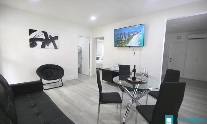 Flagami Apartment | 251 Airport/Top House Apartments