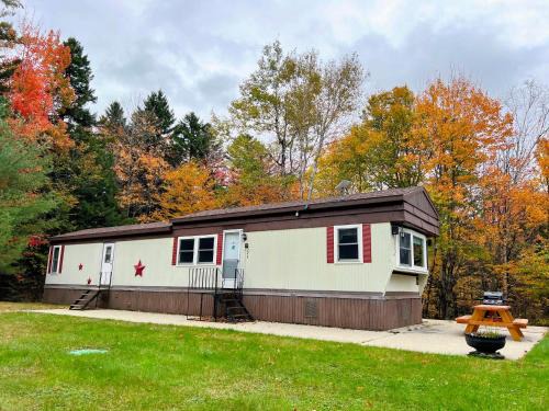 Twin Mountain House | 26CM - private camp in Bretton Woods wifi AC private yard with great views