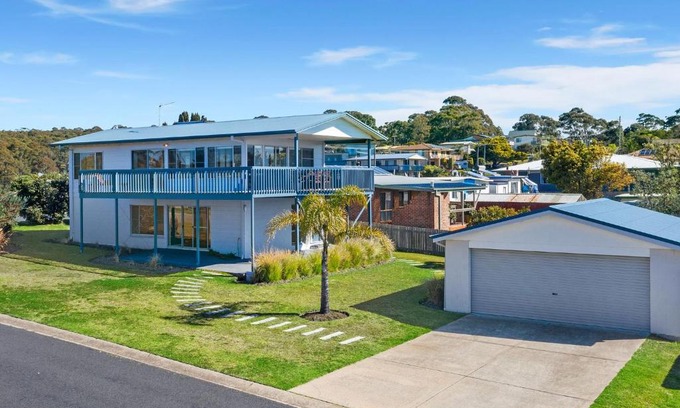 Dalmeny House | 27 Harrison Street Dalmeny