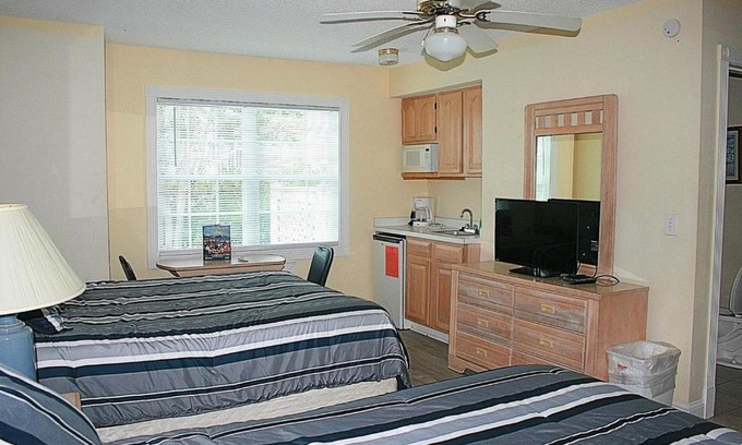 Calabash Apartment | 27 Holes of Golf Surrounds the Home 101L