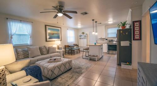 Gentilly House | 2bd-2ba Adorable Home w Yard in Gentilly