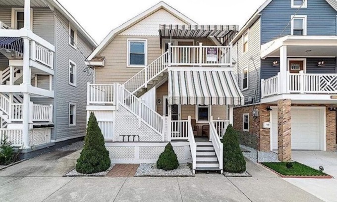 North End Condo | 2BD/2BA First Floor Condo! Short Walk to Beach!nStay, Relax, Repeat