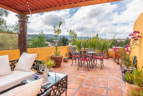 Colonia San Antonio House | 2bd Charming Colonial Home With Terrace View