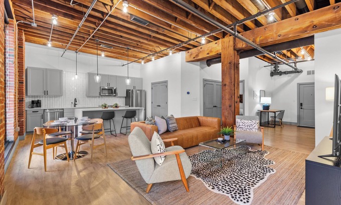 Downtown St. Louis Apartment | 2BR 2BA Riverfront Loft W/D Gated Parking