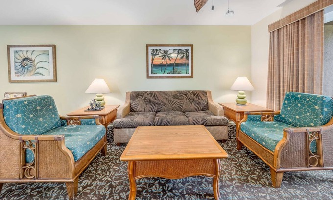 Kihei Condo | 2BR Apt near Kam 1 Beach, Pool, Hot Tub, Gym