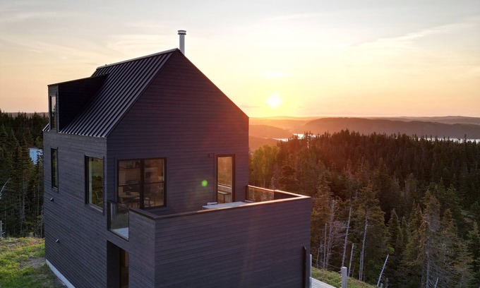 Terra Nova House | 2BR Architect-Designed Oceanview Escape W/Deck