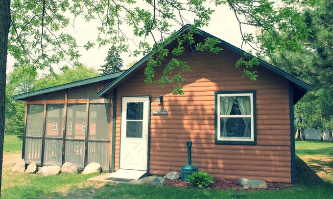 Backus Cabin | 2BR Lakefront Cabin w/Private Launch & Dock