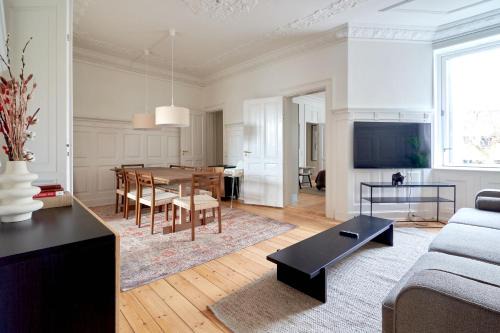 København V Apartment | 2BR Loft - Modern & Central