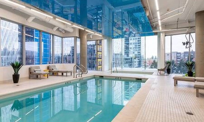 West Bellevue Apartment | 2BR | Rooftop, Gym, Pool | Bellevue | Sophari A