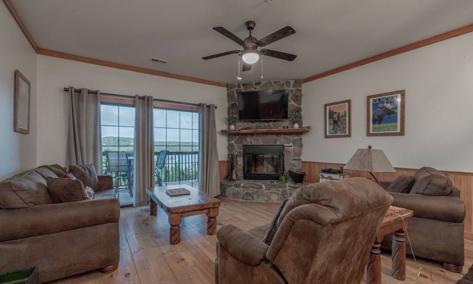 Indian Point Condo | 2BR Village At Indian Point 1706 near SDC - Free Tickets Daily up to $500