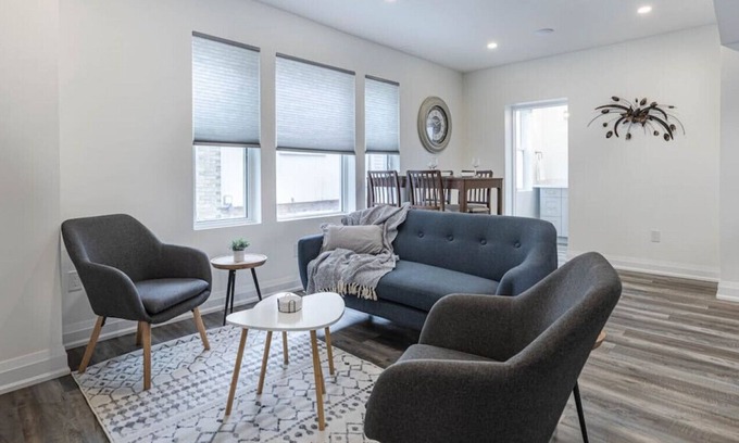 Kitchener Apartment | 2BR Wifi+ Parking +Washer +Dryer