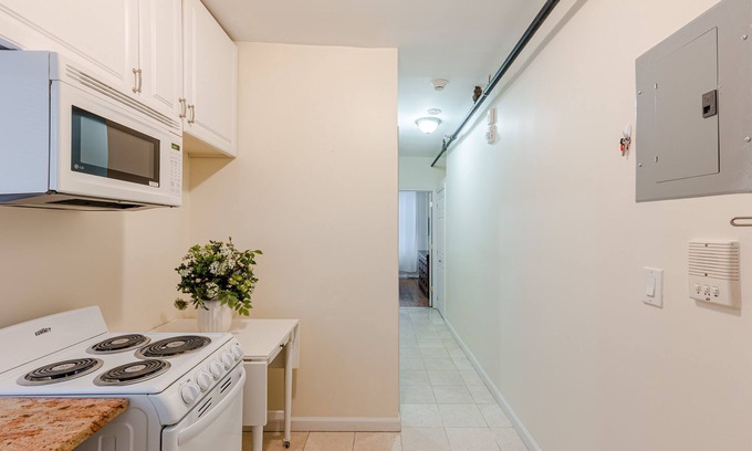 East Harlem Apartment | (2C) 2 Bedroom Apt Just Off Park Ave