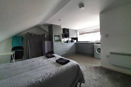 Swindon Apartment | 2nd floor Comfy Swindon Centre - Loft Studio