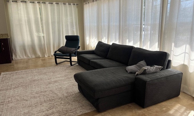 Oakford Park House | 3/2 MidCentury House in Midtown South Tampa. Walking distance to Whole Foods