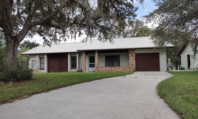 Crystal River House | 3/2 Perfect for FamiliesnBoat and RV parking