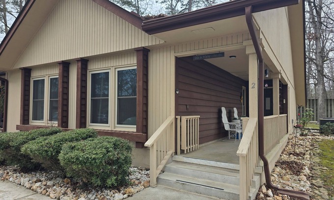 Hot Springs Village House | 3 Bd/2 Ba townhome in beaut Hot Springs Village w WiFi, community amenities.