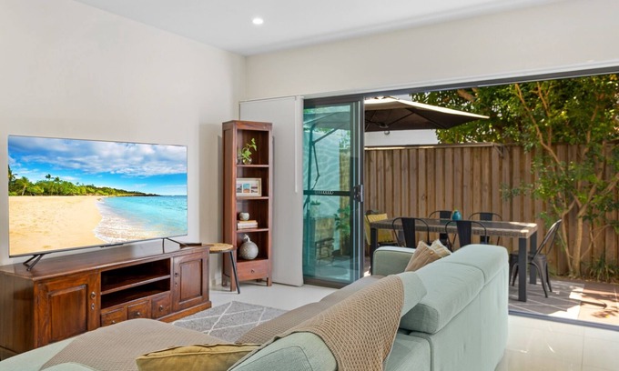 Scarborough House | 3-Bed Beach Haven with Patio, BBQ & Secure Parking