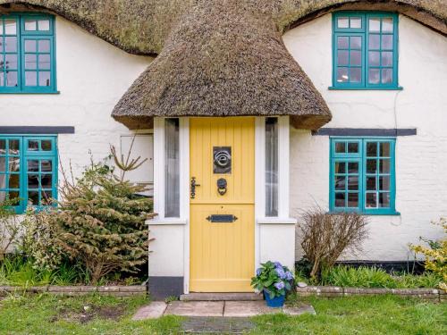 Wool House | 3 Bed in Wool 77787