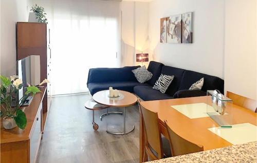 Sant Carles de la Rapita Apartment | 3 Bedroom Cozy Apartment In La Ràpita