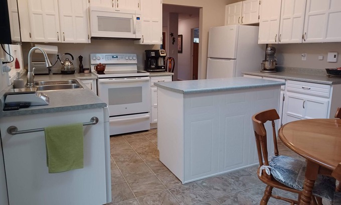 Sidney House | 3-bedroom, 2-bathroom, beautiful garden hideaway