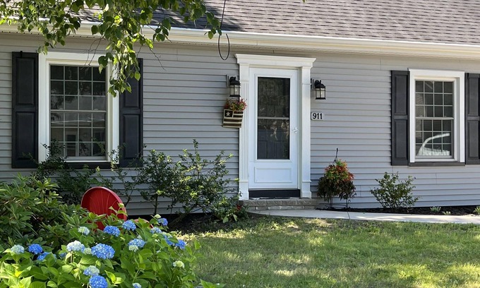 Marquette House | 3 Bedroom/2 Baths in a central Marquette location.