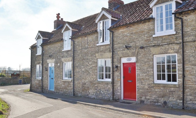 Potter Brompton Cottage | 3 bedroom accommodation in Brompton by Sawdon