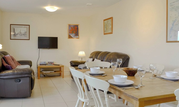 Linlithgow Cottage | 3 bedroom accommodation in Near Linlithgow