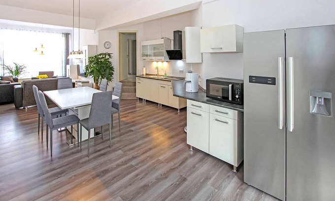 Neubrandenburg Apartment | 3 bedroom accommodation in Neubrandenburg
