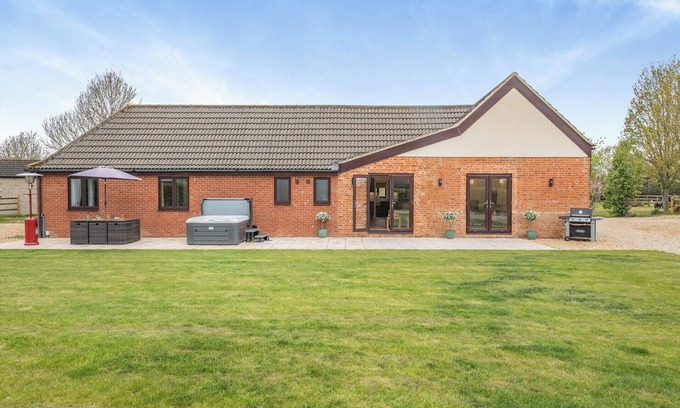 East Dereham Cottage | 3 bedroom accommodation in Mattishall, near Dereham
