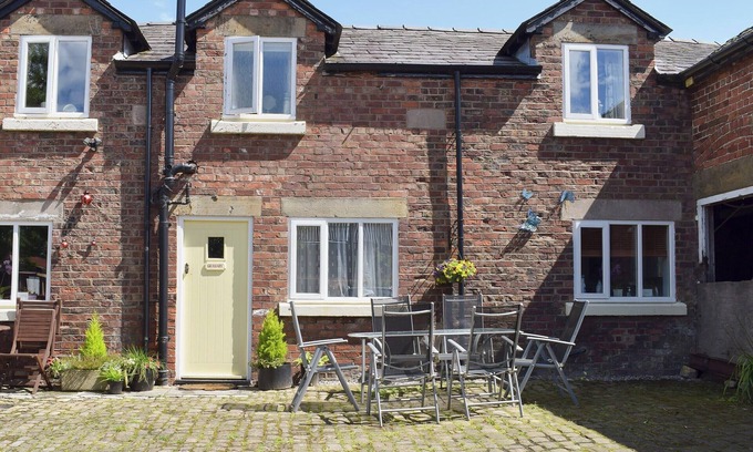 Ormskirk Cottage | 3 bedroom accommodation in Burscough, near Southport
