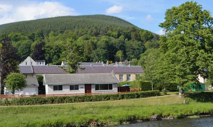 Walkerburn Cottage | 3 bedroom accommodation in Walkerburn
