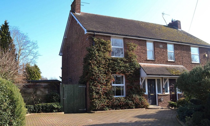 Offord Cluny Cottage | 3 bedroom accommodation in Offord D’Arcy, near Godmanchester