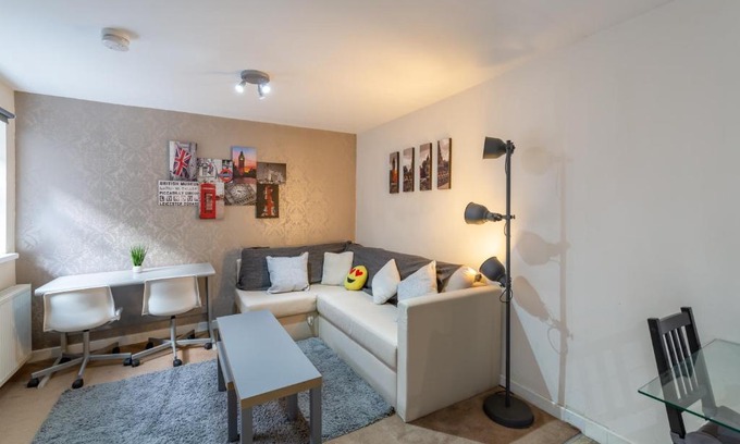 Newcastle-upon-Tyne Apartment | 3 bedroom apartment newcastle city centre