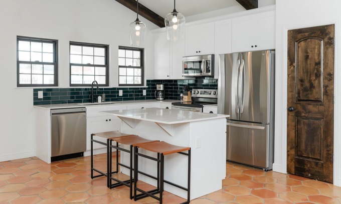 Nemo Cottage | 3 Bedroom Casita (6 Queen Beds)