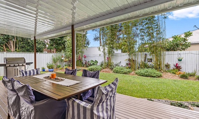 Wurtulla House | 3 bedroom comfortable home pet friendly