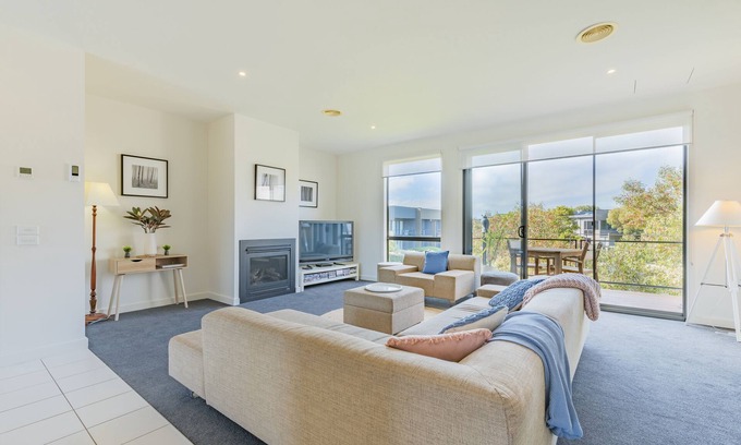 Torquay Condo | 3 Bedroom Condo - Access to Pool and Tennis Court