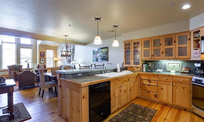 Deer Valley Apartment | 3 Bedroom Condo - The Lodges at Deer Valley condo