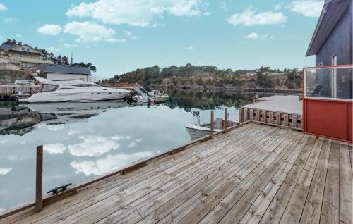 Lysekloster House | 3 Bedroom Cozy Home In Lepsøy