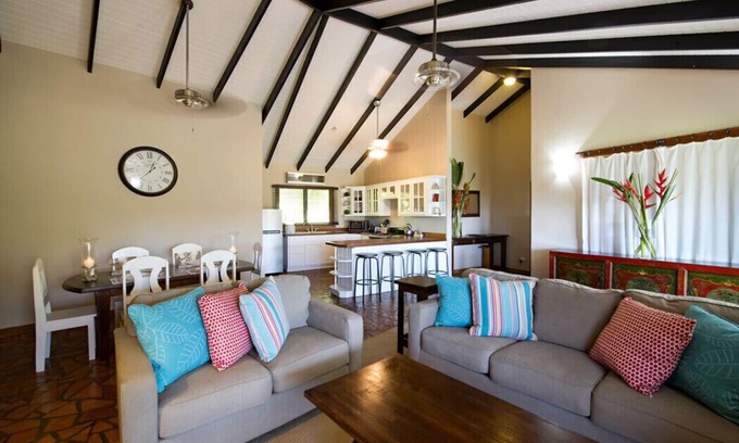 Forest Home Apartment | 3 Bedroom Family Villa located in an amazing jungle lodge