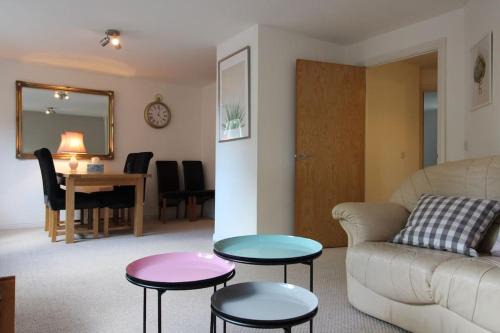 Atlantic Wharf House | 3 bedroom flat 10 mins walk to Bay and City center Free Parking