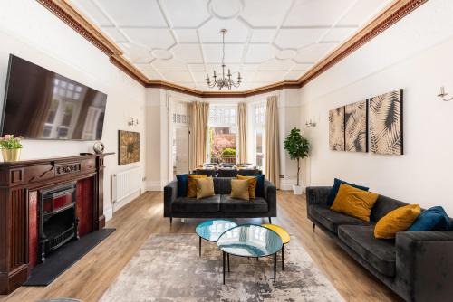 Hove Apartment | 3 Bedroom Garden Apartment Opposite the Beach