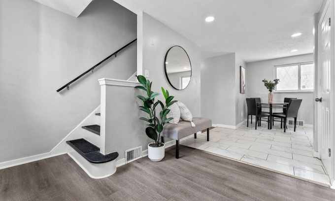 Brentwood House | 3-bedroom house and game room in Pittsburgh with WiFi, AC