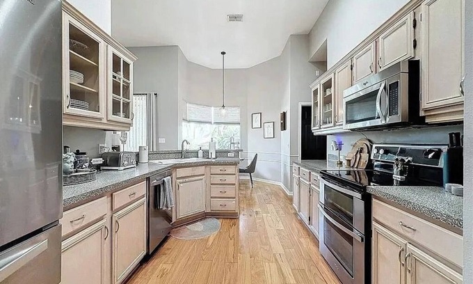 Fairvilla House | 3-bedroom house in delightful Orlando with AC, WiFi. Enjoy your stay