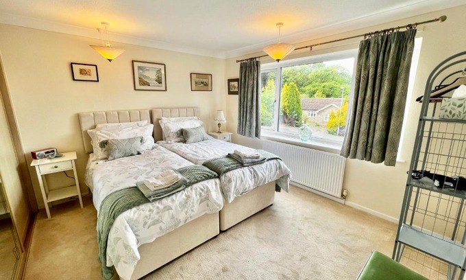 Nettleham House | 3 bedroom house with ample parking and garden