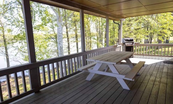 Cadiz Condo | 3 Bedroom Lakefront Condos - Dog Friendly