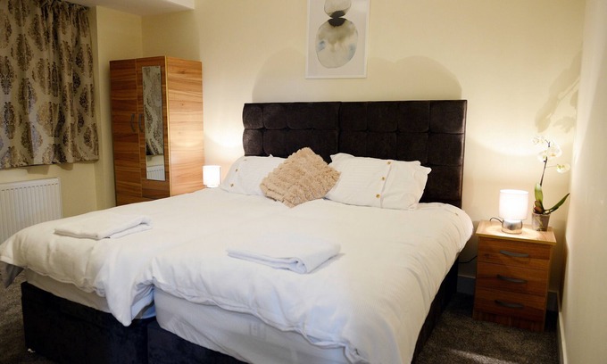 Heath House | 3 bedroom London House