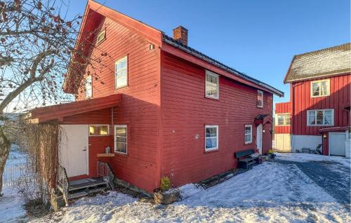 Ringsaker Apartment | 3 Bedroom Nice Apartment In Brøttum