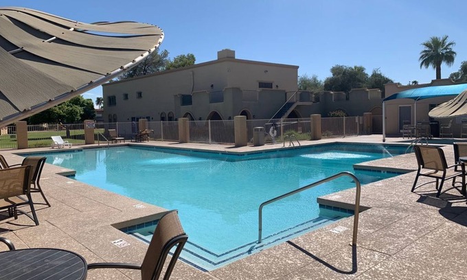Casa Granada Townhouses House | 3 Bedroom Townhome 3 FULL Baths and Office Space Near Old Town Renovated