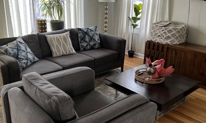 Speedway House | 3-bedroom vacation home just 3 minutes to Indianapolis Motor Speedway