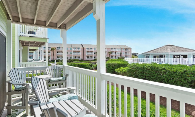 Emerald Isle Condo | 3 bedrooms, 2 bathrooms! 2 outdoor pools, 1 indoor pool!